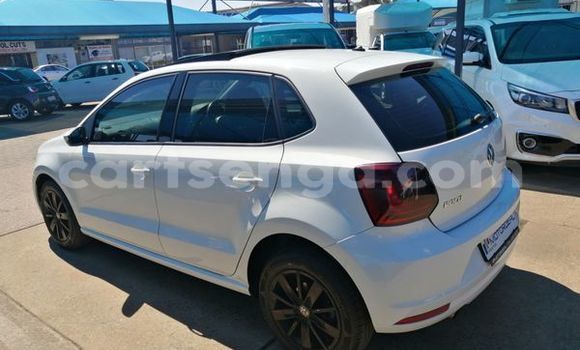 Nunua Ilio tumika Volkswagen Polo White Gari ndani ya Bulembu nchini Hhohho Nunua Ilio tumika Volkswagen Polo White Gari ndani ya Bulembu nchini Hhohho