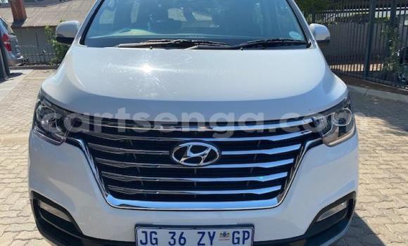 Acheter Occasion Voiture Hyundai H1 Blanc à Big Bend, Lubombo District Acheter Occasion Voiture Hyundai H1 Blanc à Big Bend, Lubombo District