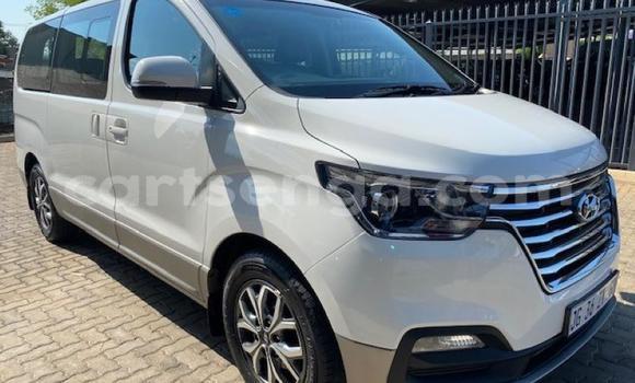 Nunua Ilio tumika Hyundai H1 White Gari ndani ya Big Bend nchini Wilaya ya Lubombo Nunua Ilio tumika Hyundai H1 White Gari ndani ya Big Bend nchini Wilaya ya Lubombo