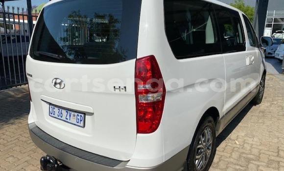 Nunua Ilio tumika Hyundai H1 White Gari ndani ya Big Bend nchini Wilaya ya Lubombo Nunua Ilio tumika Hyundai H1 White Gari ndani ya Big Bend nchini Wilaya ya Lubombo