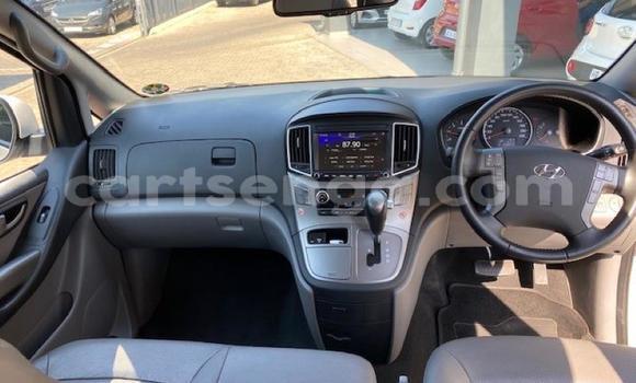 Nunua Ilio tumika Hyundai H1 White Gari ndani ya Big Bend nchini Wilaya ya Lubombo Nunua Ilio tumika Hyundai H1 White Gari ndani ya Big Bend nchini Wilaya ya Lubombo