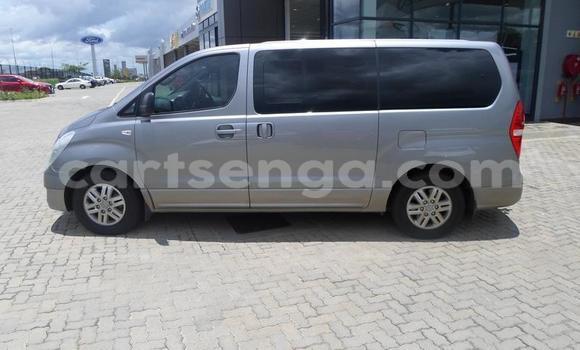 Nunua Ilio tumika Hyundai H1 Silver Gari ndani ya Ezulwini nchini Hhohho Nunua Ilio tumika Hyundai H1 Silver Gari ndani ya Ezulwini nchini Hhohho