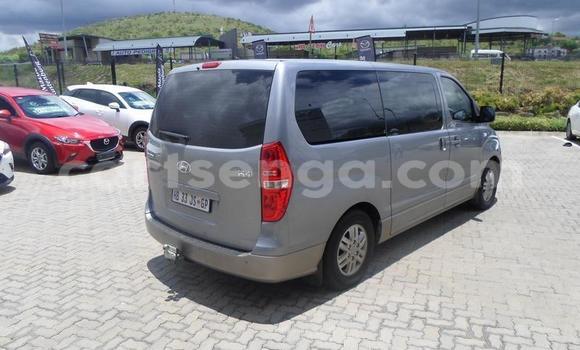 Nunua Ilio tumika Hyundai H1 Silver Gari ndani ya Ezulwini nchini Hhohho Nunua Ilio tumika Hyundai H1 Silver Gari ndani ya Ezulwini nchini Hhohho