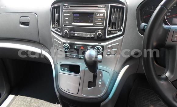 Nunua Ilio tumika Hyundai H1 Silver Gari ndani ya Ezulwini nchini Hhohho Nunua Ilio tumika Hyundai H1 Silver Gari ndani ya Ezulwini nchini Hhohho