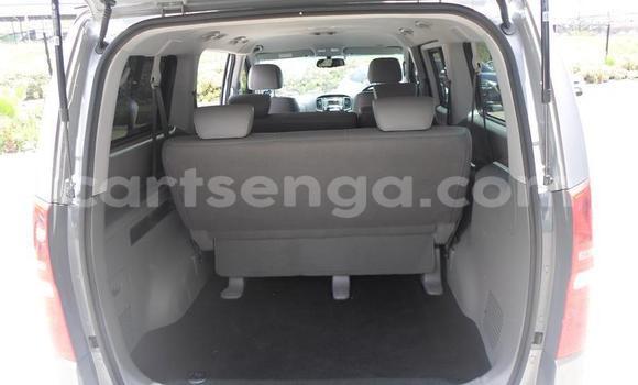 Nunua Ilio tumika Hyundai H1 Silver Gari ndani ya Ezulwini nchini Hhohho Nunua Ilio tumika Hyundai H1 Silver Gari ndani ya Ezulwini nchini Hhohho