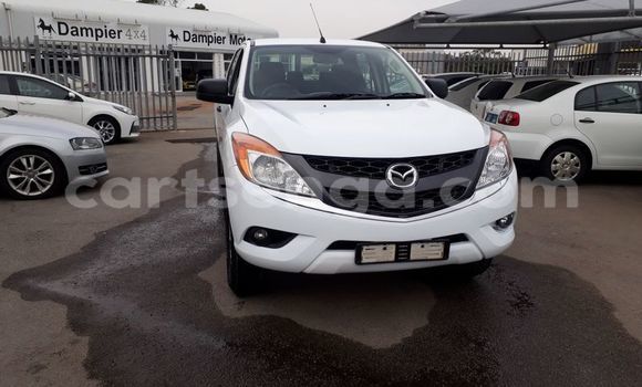 Nunua Ilio tumika Isuzu KB White Gari ndani ya Bhunya nchini Manzini Nunua Ilio tumika Isuzu KB White Gari ndani ya Bhunya nchini Manzini