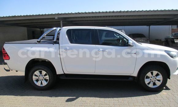 Buy Used Toyota Hilux White Car in Ezulwini in Hhohho Buy Used Toyota Hilux White Car in Ezulwini in Hhohho