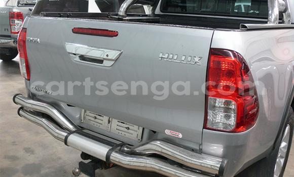 Buy Used Toyota Hilux Silver Car in Ezulwini in Hhohho Buy Used Toyota Hilux Silver Car in Ezulwini in Hhohho