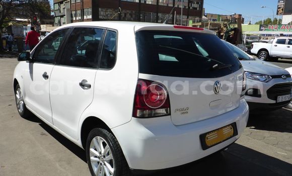 Nunua Ilio tumika Volkswagen Polo White Gari ndani ya Bulembu nchini Hhohho Nunua Ilio tumika Volkswagen Polo White Gari ndani ya Bulembu nchini Hhohho