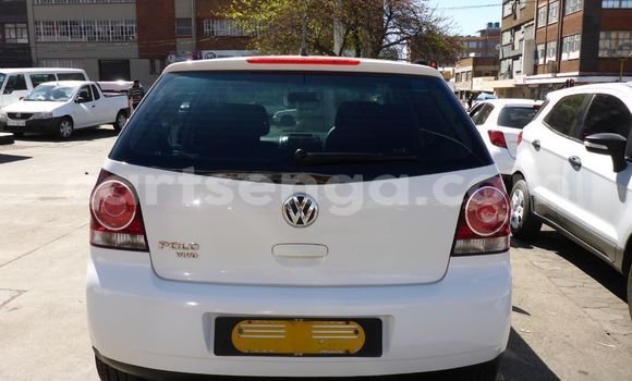 Nunua Ilio tumika Volkswagen Polo White Gari ndani ya Bulembu nchini Hhohho Nunua Ilio tumika Volkswagen Polo White Gari ndani ya Bulembu nchini Hhohho