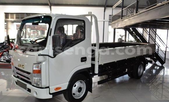 Nunua Ilio tumika Toyota 2000GT White Gari ndani ya Kubuta nchini Wilaya ya Shiselweni Nunua Ilio tumika Toyota 2000GT White Gari ndani ya Kubuta nchini Wilaya ya Shiselweni