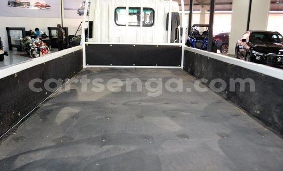 Nunua Ilio tumika Toyota 2000GT White Gari ndani ya Kubuta nchini Wilaya ya Shiselweni Nunua Ilio tumika Toyota 2000GT White Gari ndani ya Kubuta nchini Wilaya ya Shiselweni