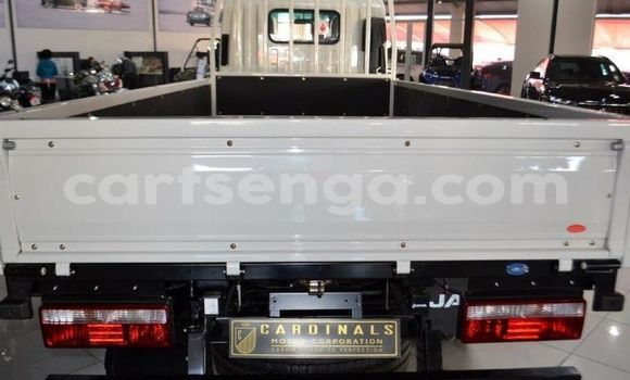 Nunua Ilio tumika Toyota 2000GT White Gari ndani ya Kubuta nchini Wilaya ya Shiselweni Nunua Ilio tumika Toyota 2000GT White Gari ndani ya Kubuta nchini Wilaya ya Shiselweni