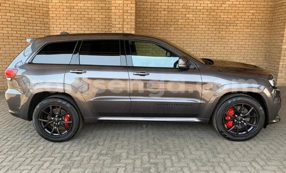 Nunua Ilio tumika Jeep Cherokee Silver Gari ndani ya Big Bend nchini Lubombo Nunua Ilio tumika Jeep Cherokee Silver Gari ndani ya Big Bend nchini Lubombo