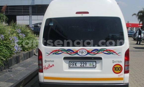 Buy Used Toyota Hiace White Car in Bulembu in Hhohho Buy Used Toyota Hiace White Car in Bulembu in Hhohho