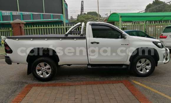 Acheter Occasion Voiture Toyota Hilux Blanc à Bulembu, Hhohho Acheter Occasion Voiture Toyota Hilux Blanc à Bulembu, Hhohho