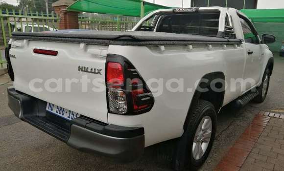 Acheter Occasion Voiture Toyota Hilux Blanc à Bulembu, Hhohho Acheter Occasion Voiture Toyota Hilux Blanc à Bulembu, Hhohho