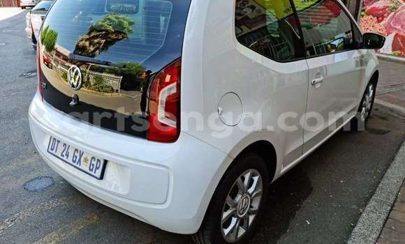 Acheter Occasion Voiture Volkswagen up! Blanc à Bulembu, Hhohho Acheter Occasion Voiture Volkswagen up! Blanc à Bulembu, Hhohho