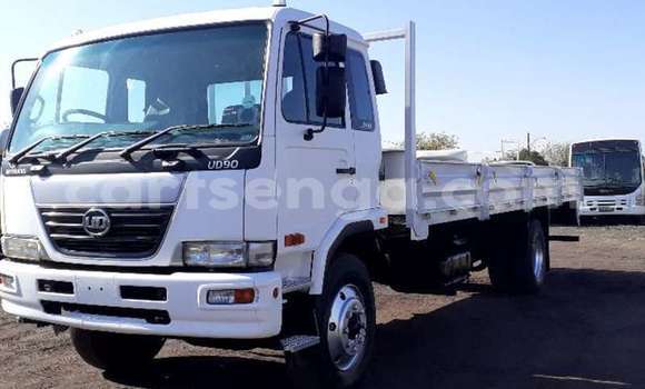 Buy Used Nissan Urvan White Car in Hlatikulu in Shiselweni District Buy Used Nissan Urvan White Car in Hlatikulu in Shiselweni District