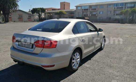 Nunua Ilio tumika Volkswagen Jetta Silver Gari ndani ya Bulembu nchini Hhohho Nunua Ilio tumika Volkswagen Jetta Silver Gari ndani ya Bulembu nchini Hhohho