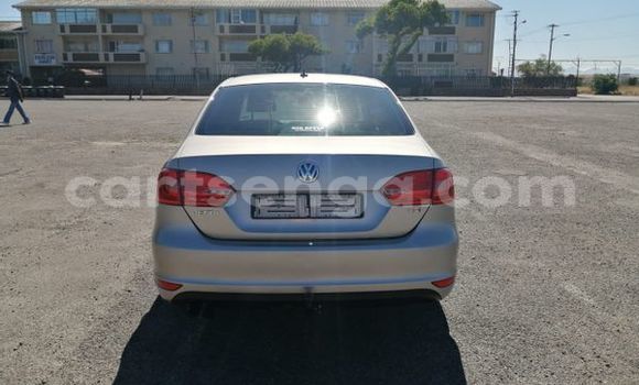 Nunua Ilio tumika Volkswagen Jetta Silver Gari ndani ya Bulembu nchini Hhohho Nunua Ilio tumika Volkswagen Jetta Silver Gari ndani ya Bulembu nchini Hhohho