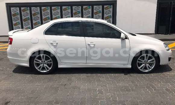 Nunua Ilio tumika Volkswagen Jetta White Gari ndani ya Ezulwini nchini Hhohho Nunua Ilio tumika Volkswagen Jetta White Gari ndani ya Ezulwini nchini Hhohho