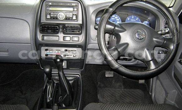 Buy Used Nissan NP 300 White Car in Bhunya in Manzini Buy Used Nissan NP 300 White Car in Bhunya in Manzini