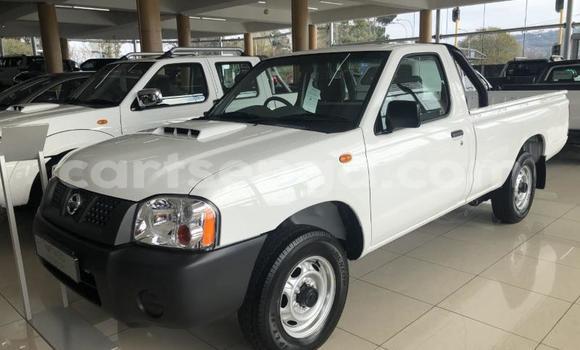 Nunua Ilio tumika Nissan NP 300 White Gari ndani ya Ezulwini nchini Hhohho