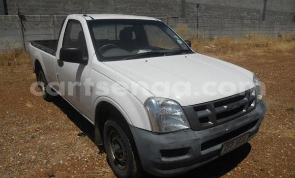 Nunua Ilio tumika Isuzu KB White Gari ndani ya Bhunya nchini Manzini Nunua Ilio tumika Isuzu KB White Gari ndani ya Bhunya nchini Manzini