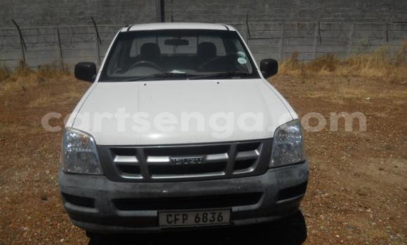 Nunua Ilio tumika Isuzu KB White Gari ndani ya Bhunya nchini Manzini Nunua Ilio tumika Isuzu KB White Gari ndani ya Bhunya nchini Manzini