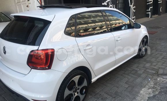 Nunua Ilio tumika Volkswagen Golf GTI White Gari ndani ya Bhunya nchini Manzini Nunua Ilio tumika Volkswagen Golf GTI White Gari ndani ya Bhunya nchini Manzini