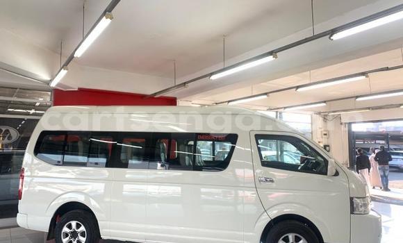 Nunua Ilio tumika Toyota Hiace White Gari ndani ya Bulembu nchini Hhohho Nunua Ilio tumika Toyota Hiace White Gari ndani ya Bulembu nchini Hhohho
