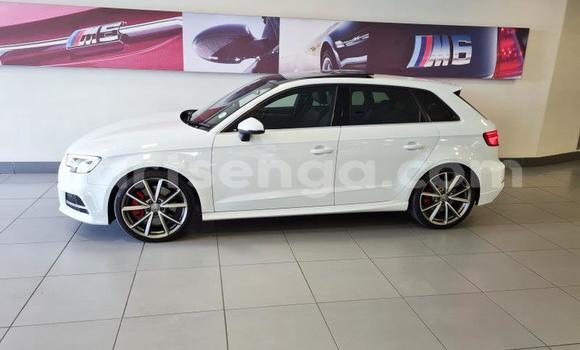 Nunua Ilio tumika Audi S3 White Gari ndani ya Big Bend nchini Lubombo Nunua Ilio tumika Audi S3 White Gari ndani ya Big Bend nchini Lubombo