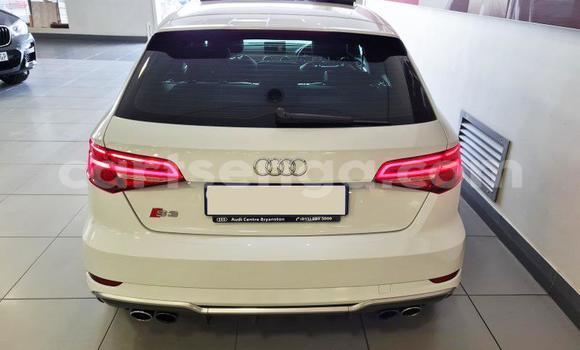 Nunua Ilio tumika Audi S3 White Gari ndani ya Big Bend nchini Lubombo Nunua Ilio tumika Audi S3 White Gari ndani ya Big Bend nchini Lubombo