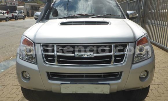 Buy Used Isuzu D-max Spark 4x4 Silver Car in Hlatikulu in Shiselweni District
