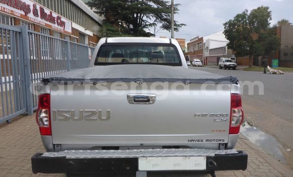 Nunua Ilio tumika Isuzu D-max Spark 4x4 Silver Gari ndani ya Hlatikulu nchini Wilaya ya Shiselweni Nunua Ilio tumika Isuzu D-max Spark 4x4 Silver Gari ndani ya Hlatikulu nchini Wilaya ya Shiselweni