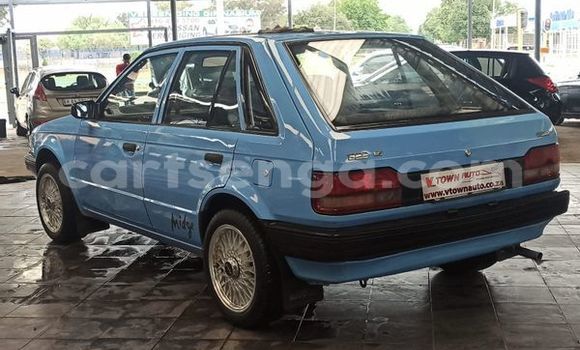 Acheter Occasion Voiture Mazda 323 Bleu à Bulembu, Hhohho Acheter Occasion Voiture Mazda 323 Bleu à Bulembu, Hhohho