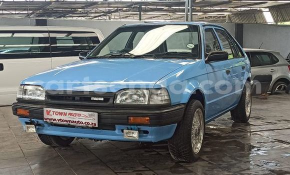 Acheter Occasion Voiture Mazda 323 Bleu à Bulembu, Hhohho Acheter Occasion Voiture Mazda 323 Bleu à Bulembu, Hhohho