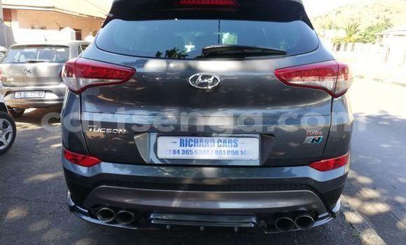 Nunua Ilio tumika Hyundai Tucson Silver Gari ndani ya Bulembu nchini Hhohho Nunua Ilio tumika Hyundai Tucson Silver Gari ndani ya Bulembu nchini Hhohho