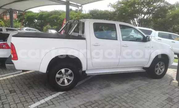 Buy Used Toyota Hilux White Car in Manzini in Manzini Buy Used Toyota Hilux White Car in Manzini in Manzini