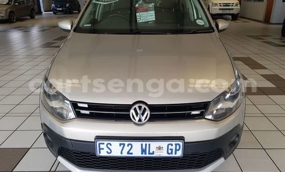Nunua Ilio tumika Volkswagen Polo Beige Gari ndani ya Ezulwini nchini Hhohho
