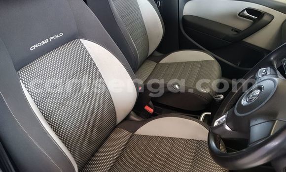 Nunua Ilio tumika Volkswagen Polo Beige Gari ndani ya Ezulwini nchini Hhohho Nunua Ilio tumika Volkswagen Polo Beige Gari ndani ya Ezulwini nchini Hhohho