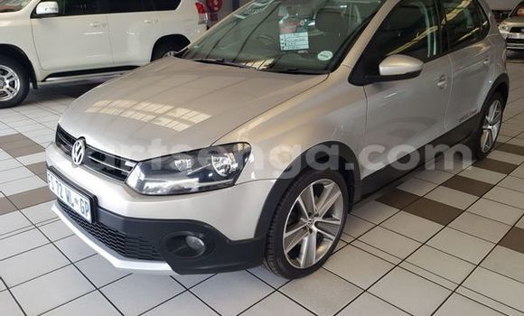 Nunua Ilio tumika Volkswagen Polo Beige Gari ndani ya Ezulwini nchini Hhohho Nunua Ilio tumika Volkswagen Polo Beige Gari ndani ya Ezulwini nchini Hhohho