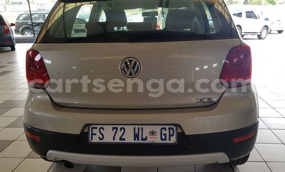 Nunua Ilio tumika Volkswagen Polo Beige Gari ndani ya Ezulwini nchini Hhohho Nunua Ilio tumika Volkswagen Polo Beige Gari ndani ya Ezulwini nchini Hhohho