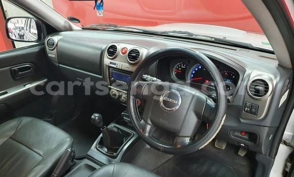 Nunua Ilio tumika Isuzu KB Silver Gari ndani ya Big Bend nchini Lubombo Nunua Ilio tumika Isuzu KB Silver Gari ndani ya Big Bend nchini Lubombo