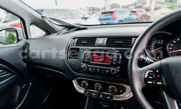 Acheter Occasion Voiture Kia Rio Blanc à Mbabane, Manzini Acheter Occasion Voiture Kia Rio Blanc à Mbabane, Manzini