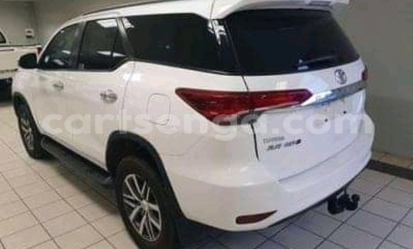Acheter Occasion Voiture Toyota Hilux Blanc à Ezulwini, Hhohho Acheter Occasion Voiture Toyota Hilux Blanc à Ezulwini, Hhohho