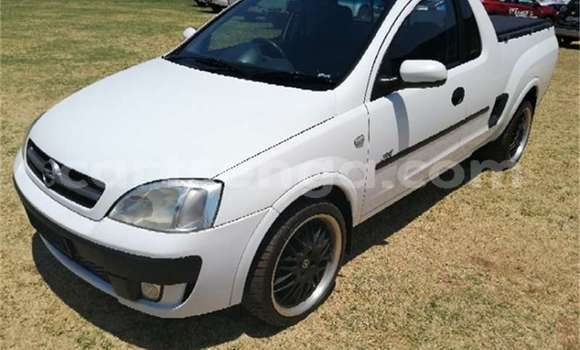Buy Used Opel Corsa Silver Car in Bhunya in Manzini Buy Used Opel Corsa Silver Car in Bhunya in Manzini