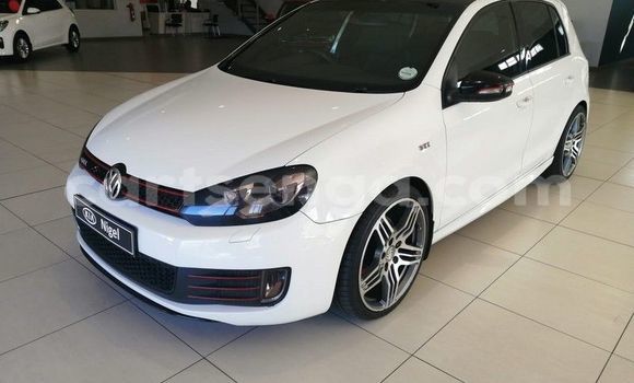 Nunua Ilio tumika Volkswagen Golf GTI White Gari ndani ya Ezulwini nchini Hhohho Nunua Ilio tumika Volkswagen Golf GTI White Gari ndani ya Ezulwini nchini Hhohho