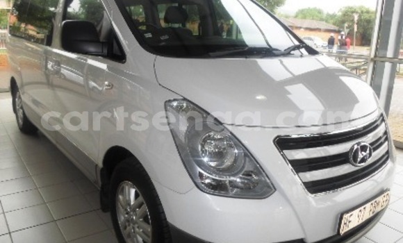 Acheter Occasion Voiture Hyundai H1 Blanc à Bhunya, Manzini Acheter Occasion Voiture Hyundai H1 Blanc à Bhunya, Manzini